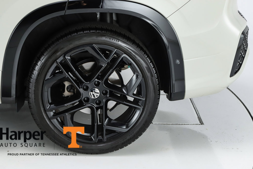 New 2025 Volkswagen Tiguan SE R-Line FWD image 6