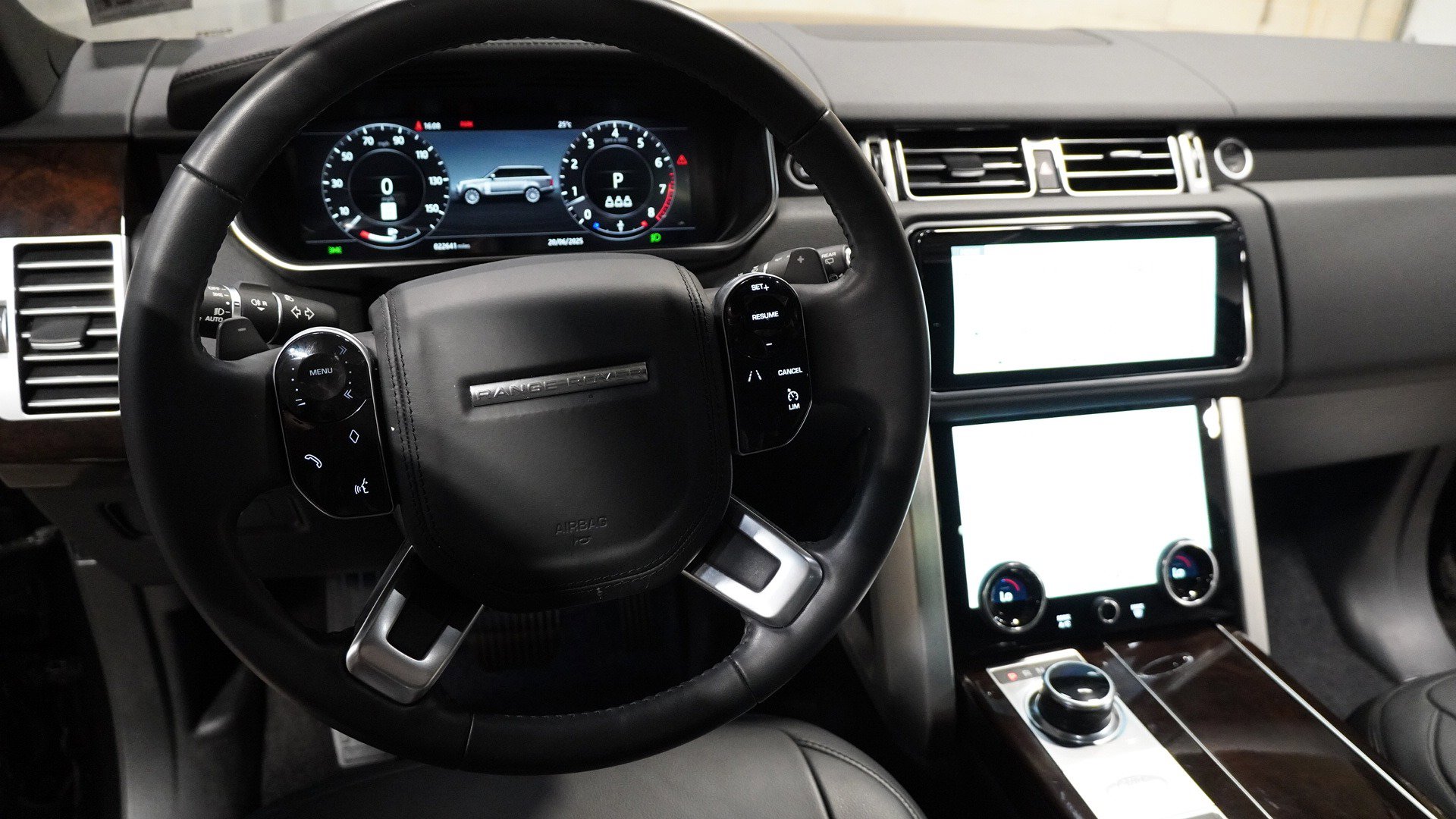 Used 2022 Land Rover Range Rover image 34