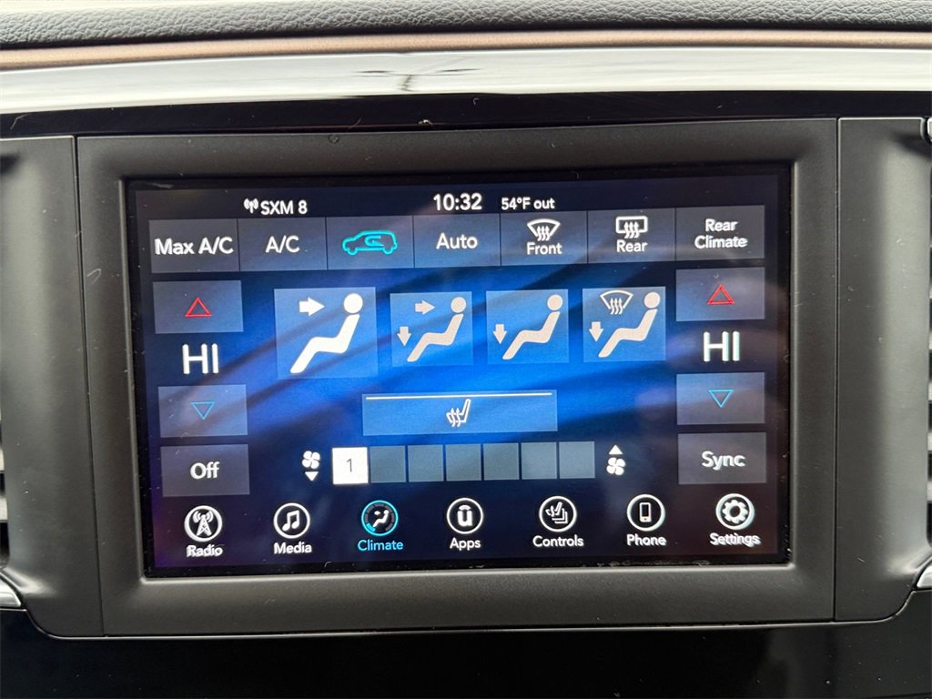 Used 2018 Chrysler Pacifica Touring-L image 16