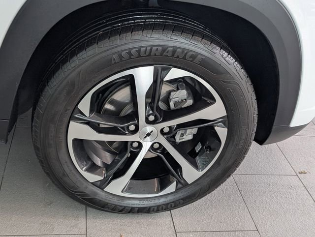 Certified 2024 Chevrolet Trax RS w/ Driver Confidence Package image 17