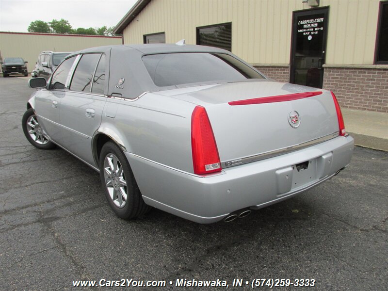 Used 2010 Cadillac DTS Luxury FWD image 4