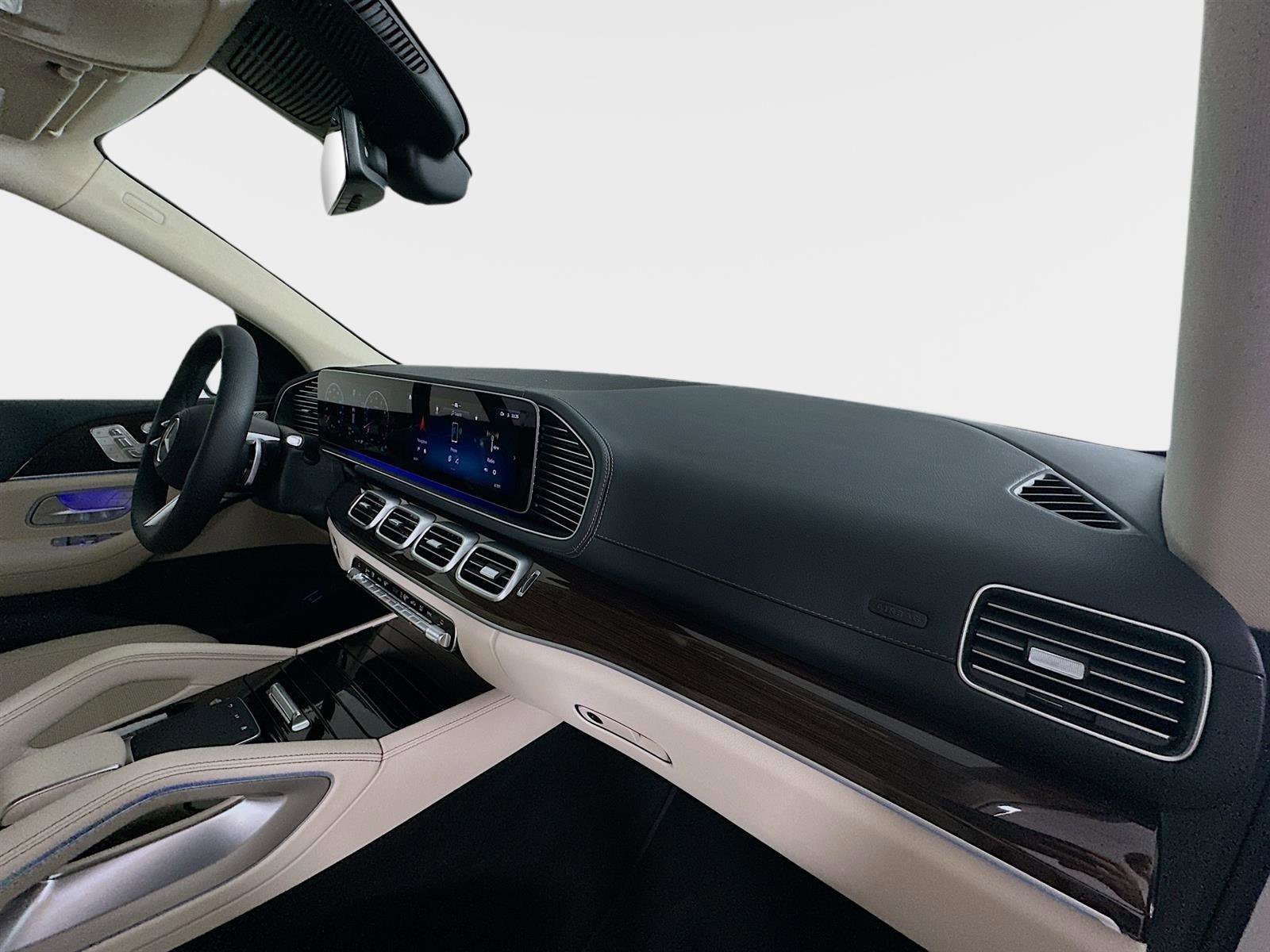Used 2026 Mercedes-Benz GLS 450 4MATIC image 40