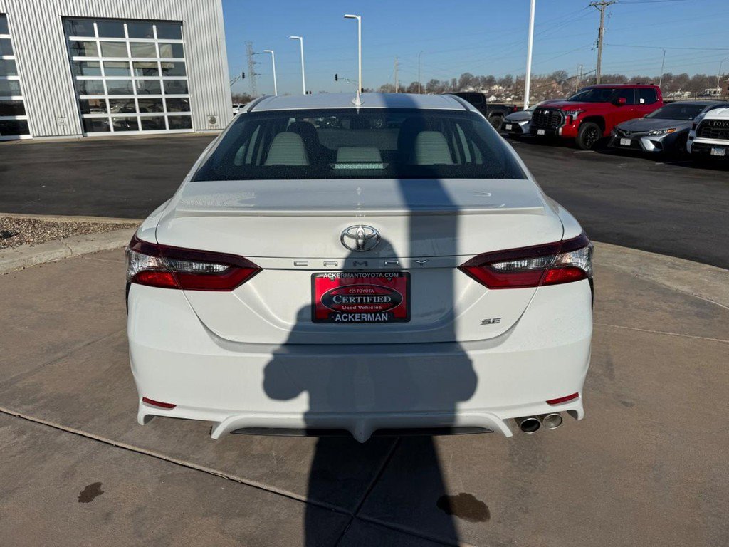 Used 2024 Toyota Camry SE w/ Cold Weather Package image 7