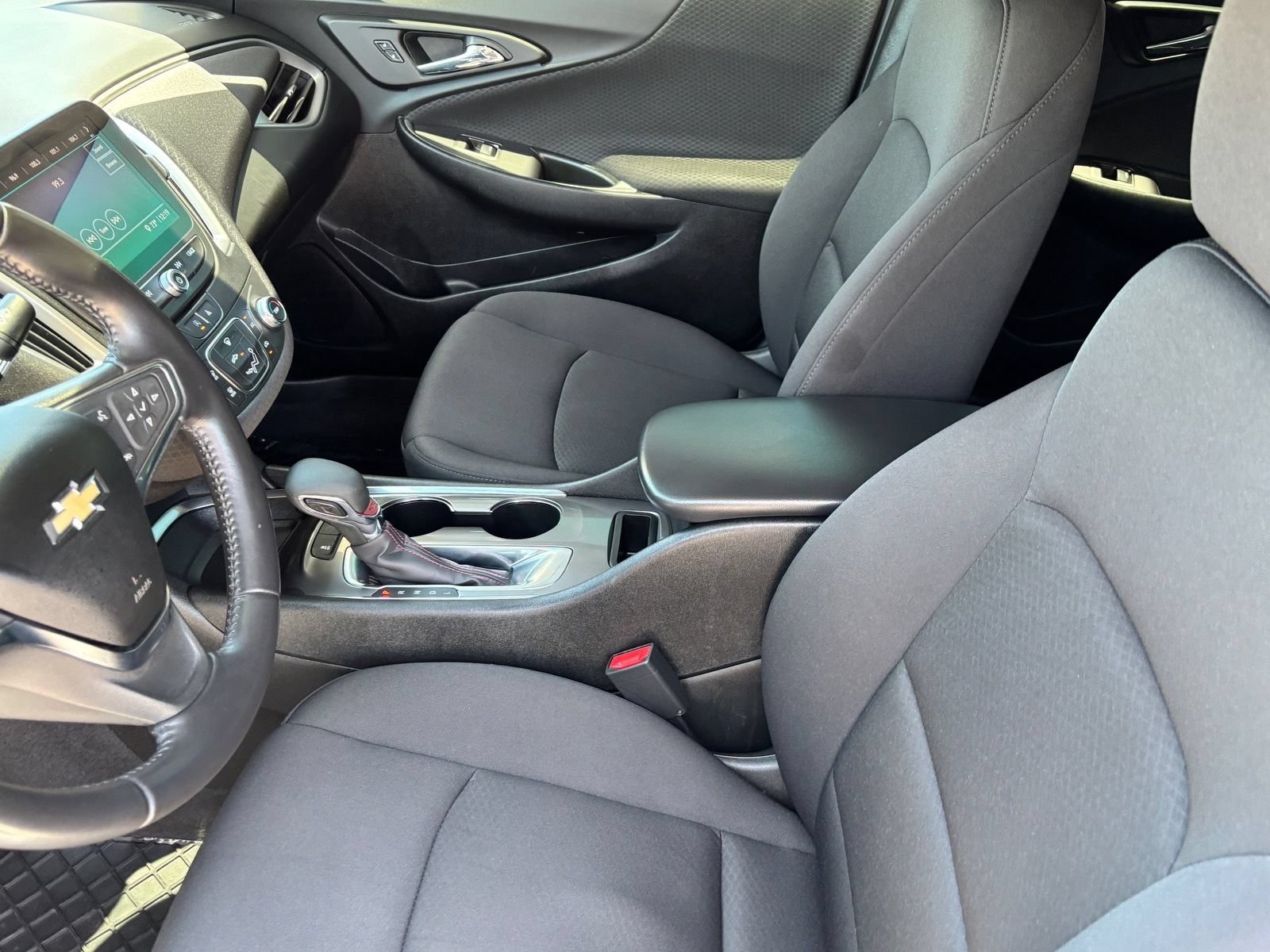 Used 2021 Chevrolet Malibu RS FWD image 17
