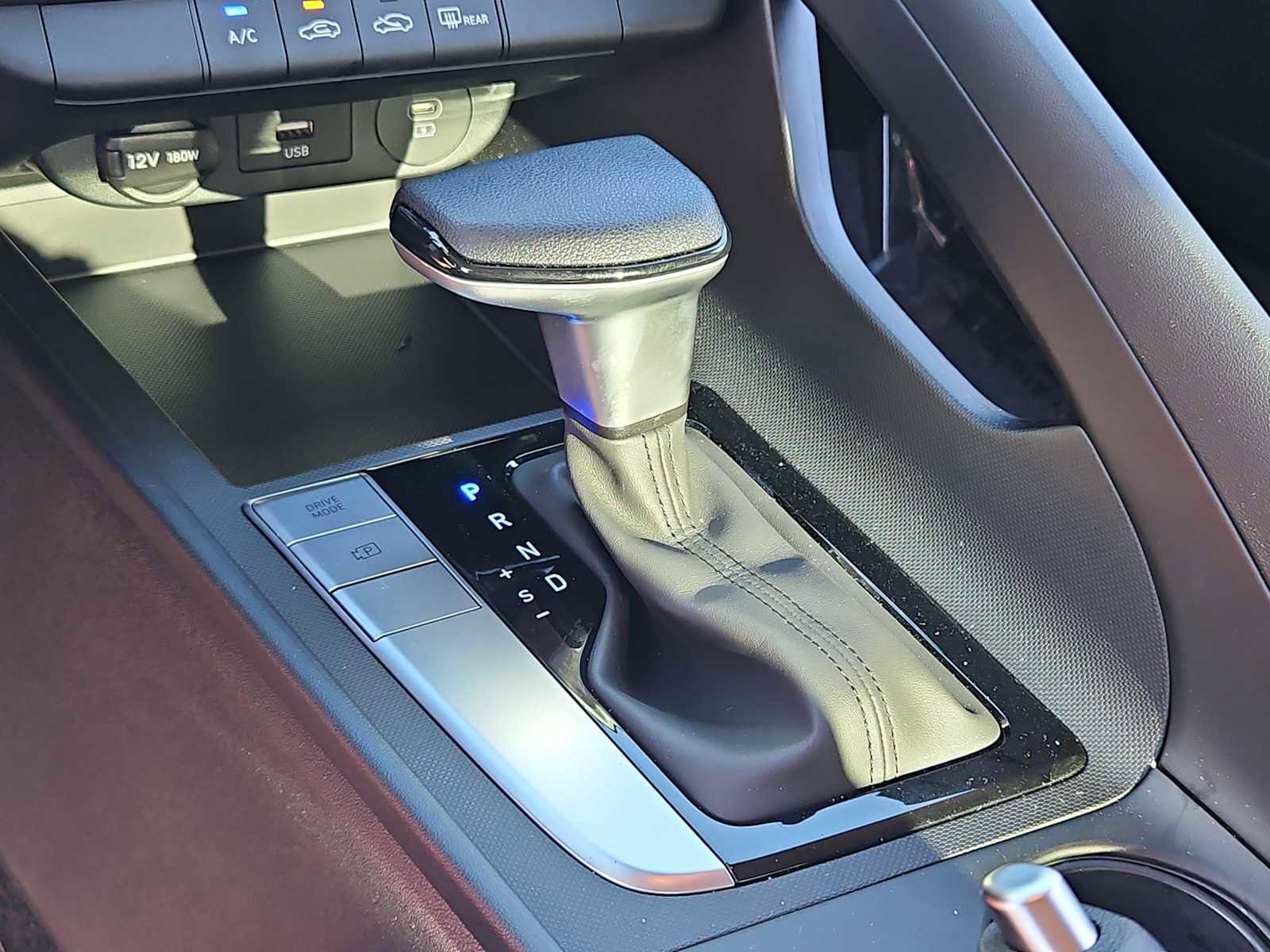 Certified 2025 Hyundai Elantra SE image 31