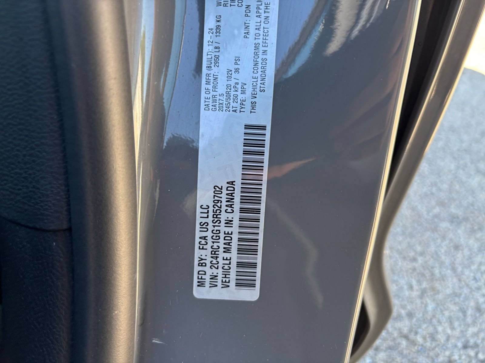 Used 2025 Chrysler Pacifica Limited FWD image 34