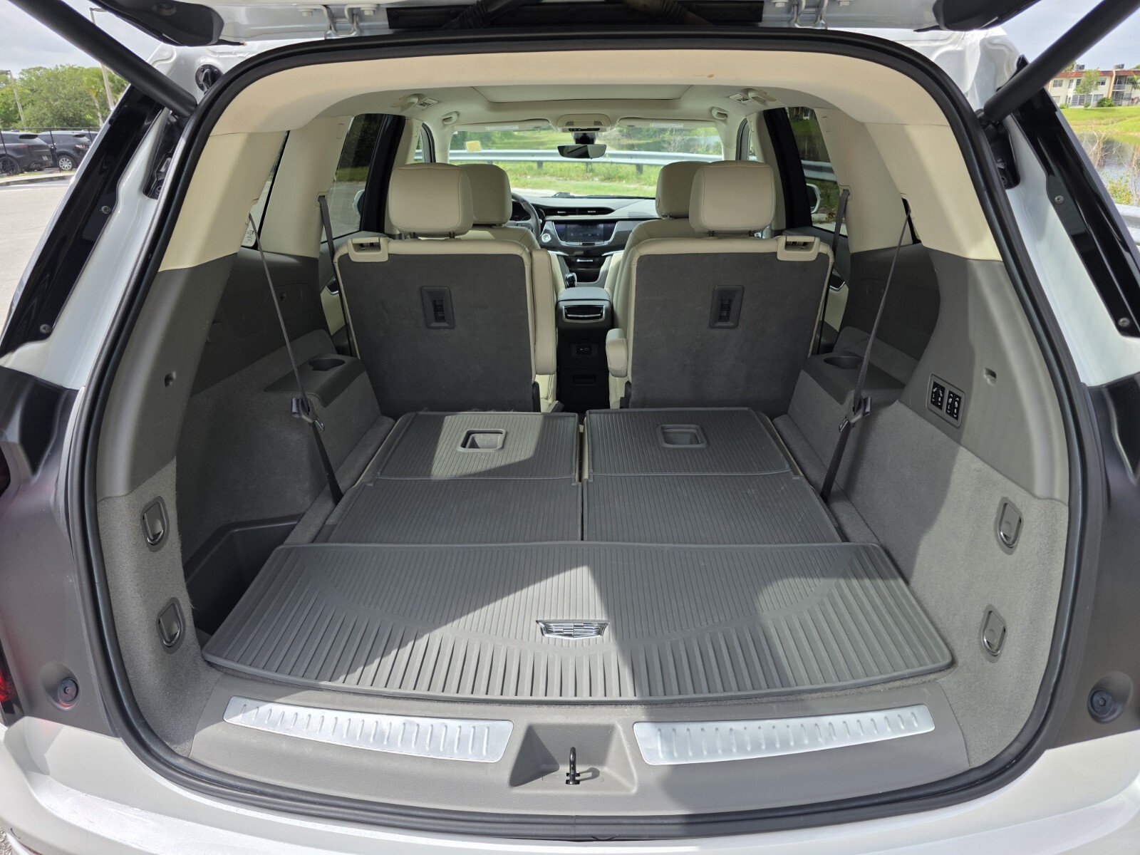 Used 2020 Cadillac XT6 Premium Luxury FWD image 18