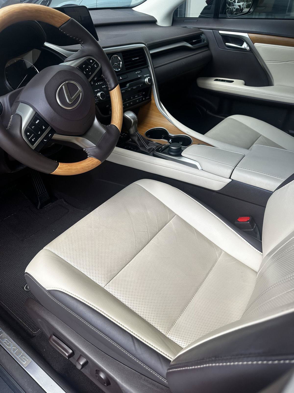 Used 2019 Lexus RX 350 FWD w/ Premium Package image 11