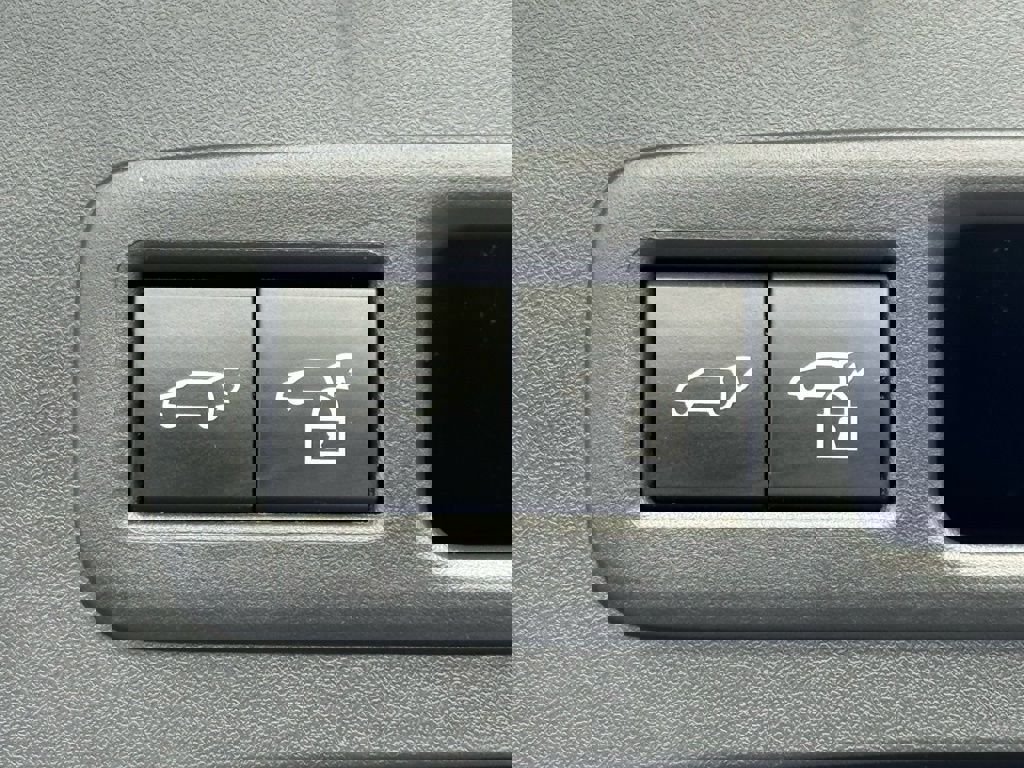 Used 2023 Lexus UX 250h FWD w/ Premium Package image 39