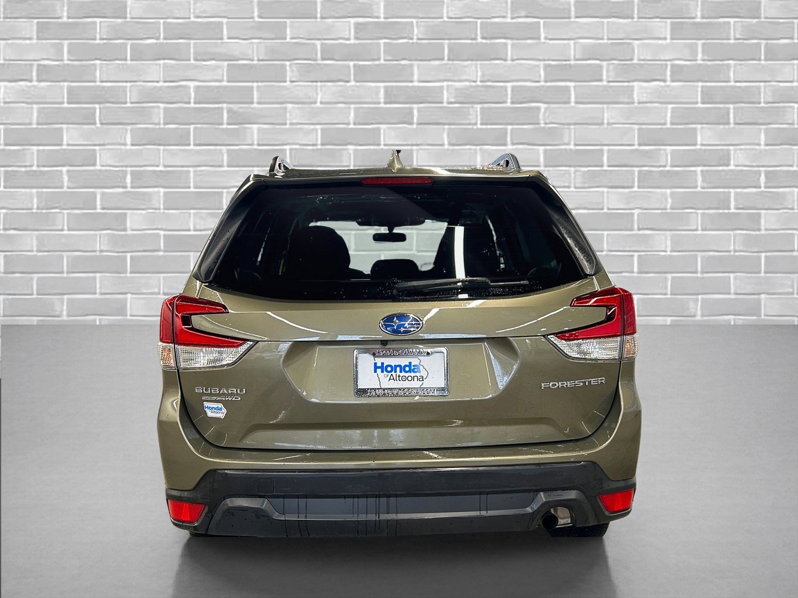 Used 2023 Subaru Forester Premium image 4