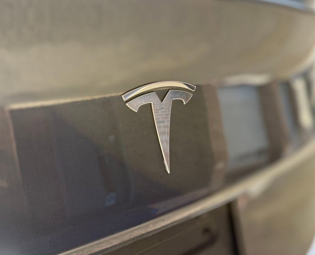 Used 2020 Tesla Model 3 Standard Range Plus image 25