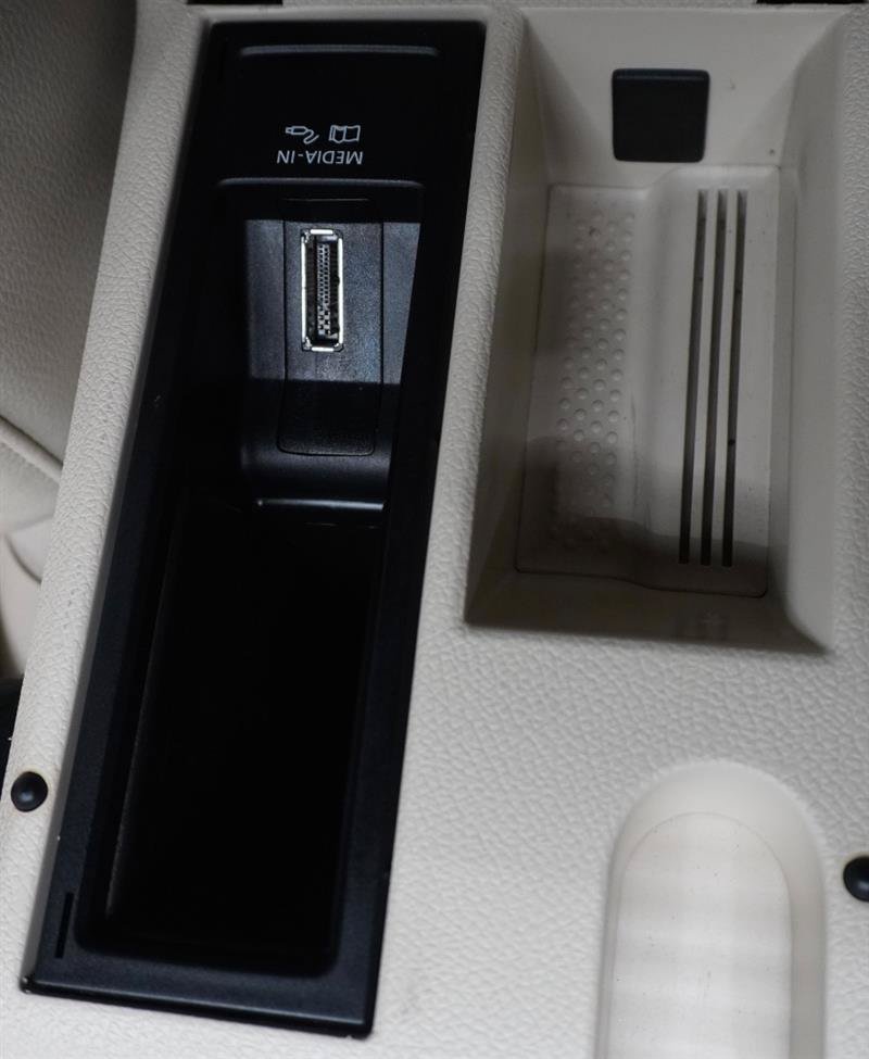 Used 2015 Volkswagen Eos Komfort FWD image 25