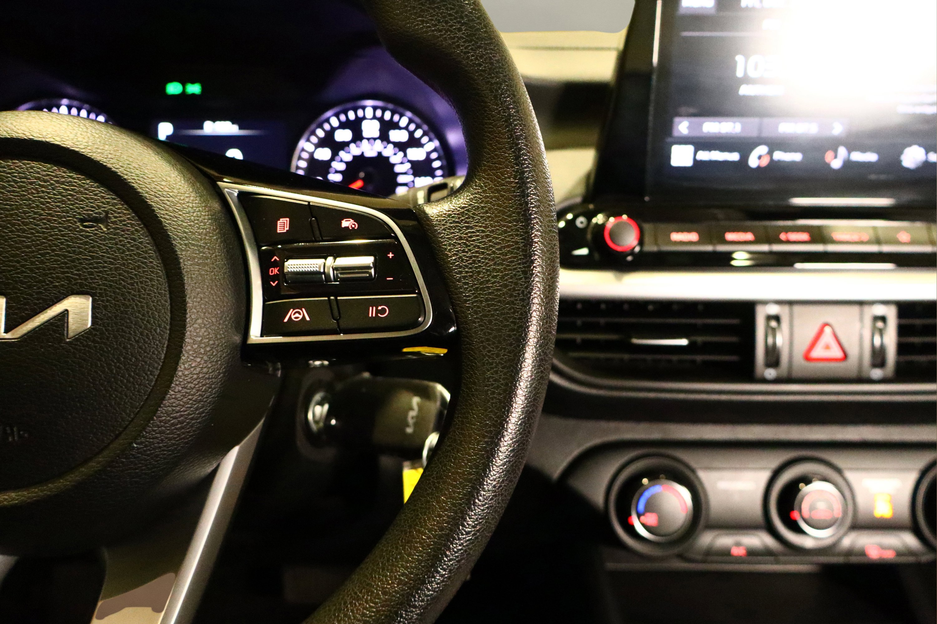 Used 2024 Kia Forte LXS image 12