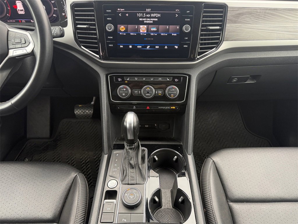 Used 2022 Volkswagen Atlas Cross Sport SE image 11