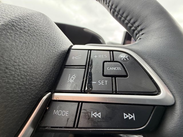 Used 2025 Toyota Highlander Platinum image 29