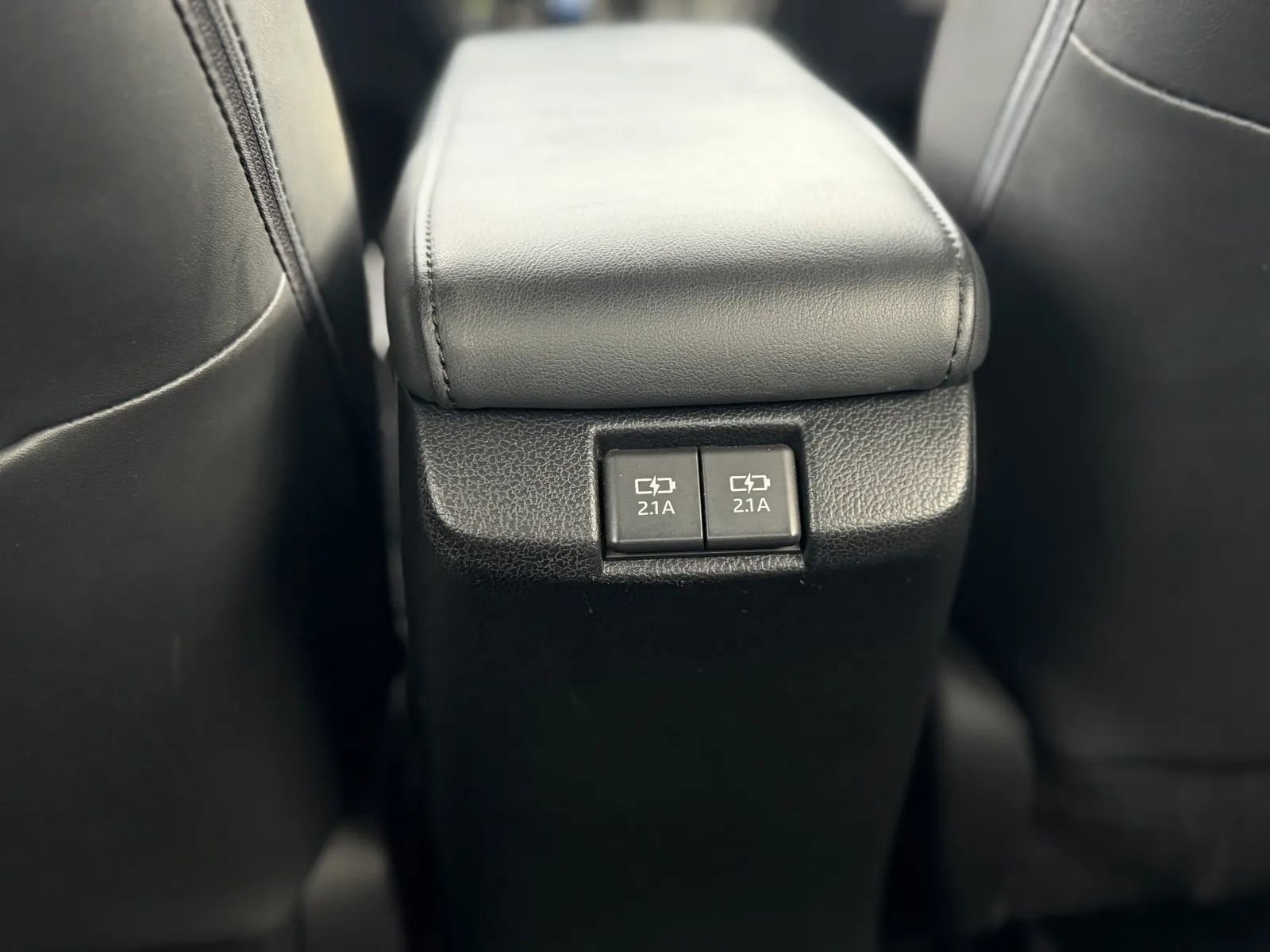 Used 2020 Toyota Prius XLE w/ Preferred Accessory Package image 37
