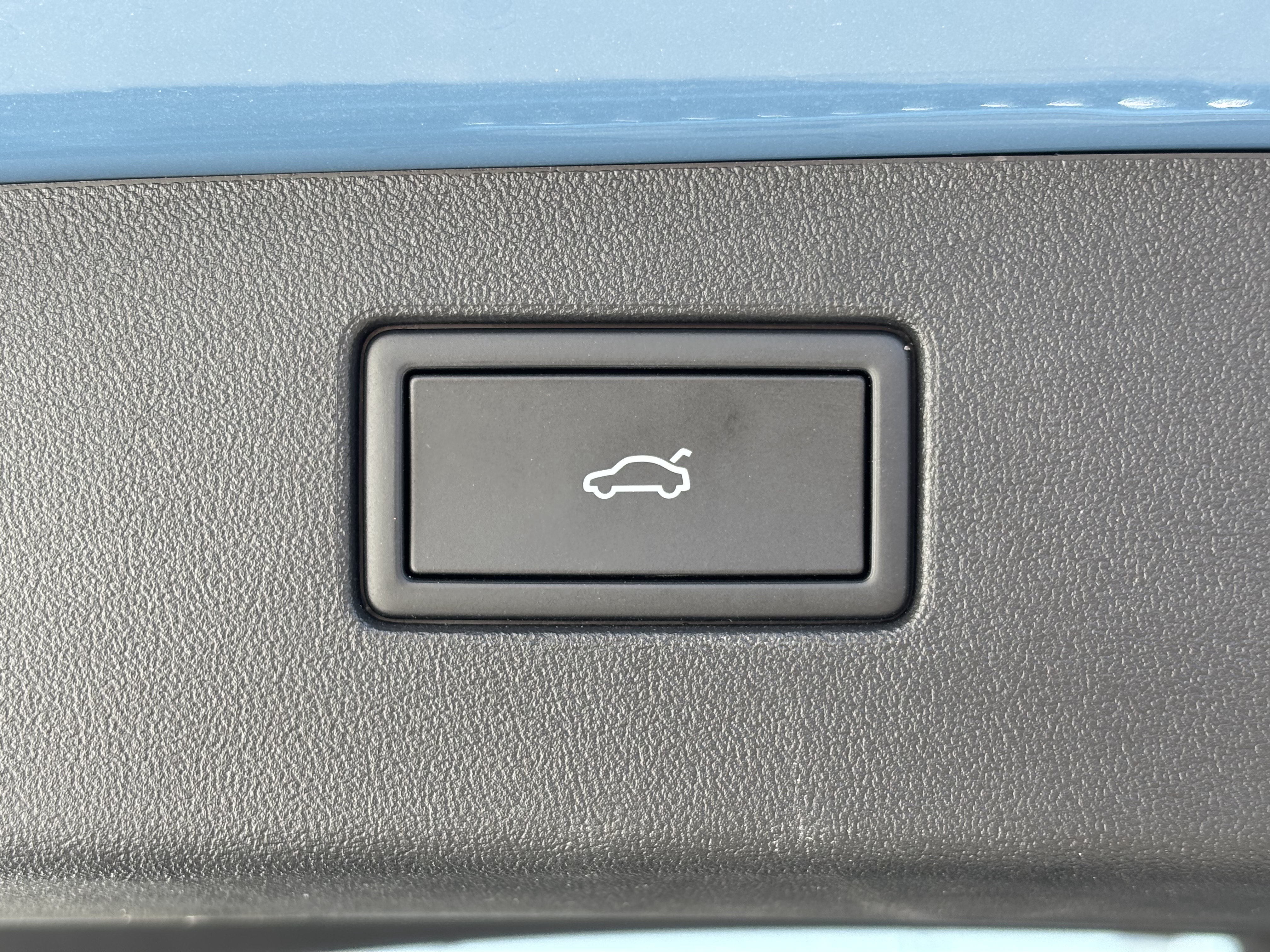 Used 2025 Volkswagen Tiguan SE R-Line AWD/4WD image 6