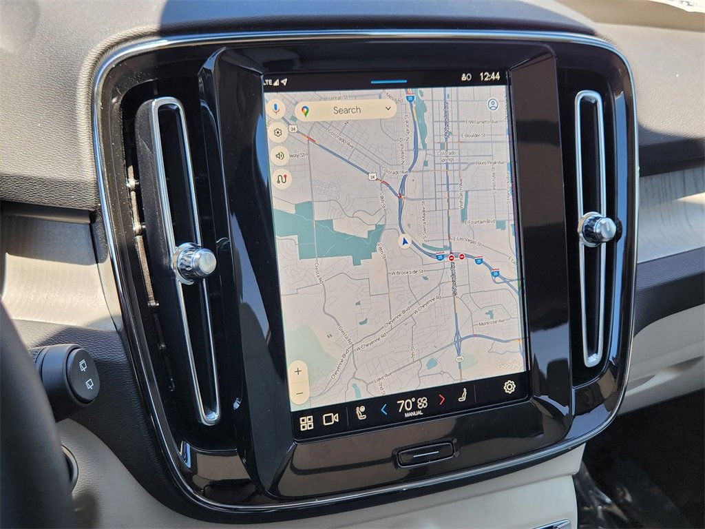 New 2025 Volvo XC40 B5 Ultra w/ Climate Package image 11