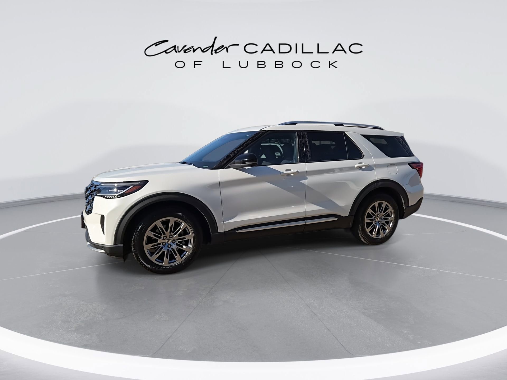 Used 2025 Ford Explorer Platinum RWD image 5