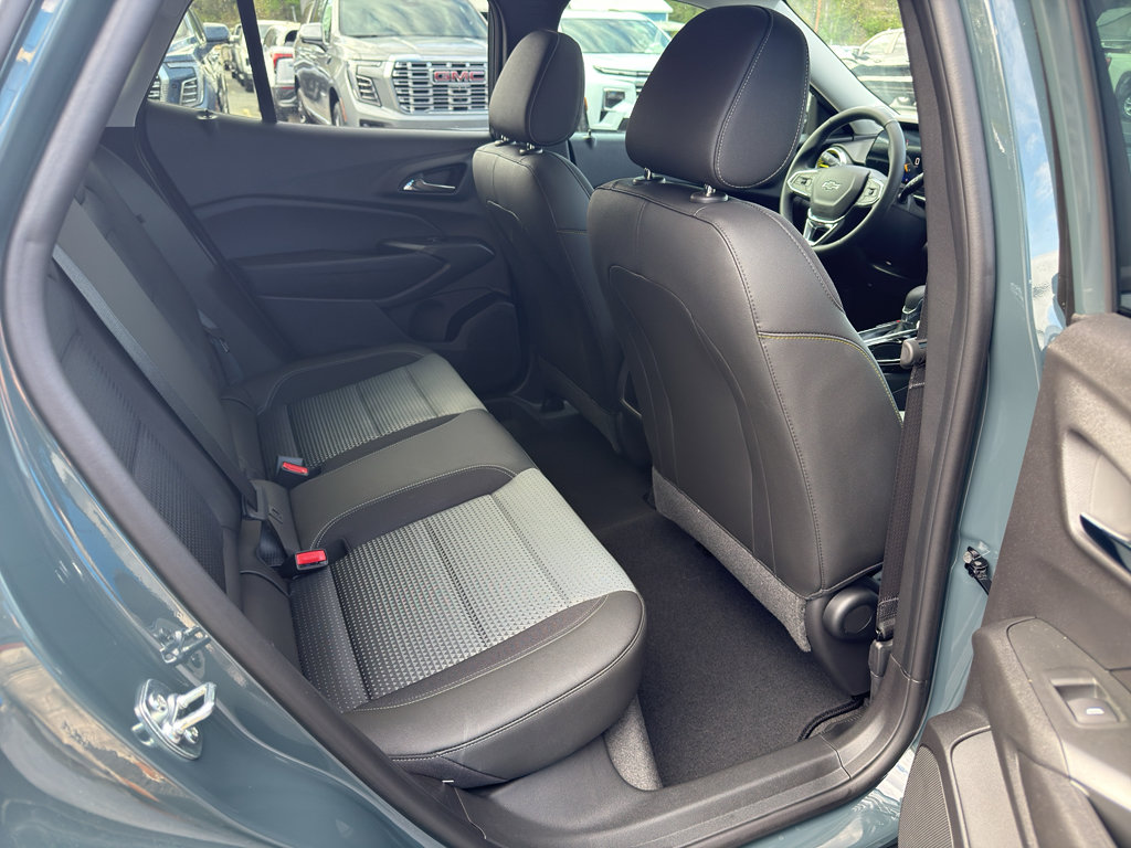 New 2026 Chevrolet Trax LT w/ Sunroof Package image 12