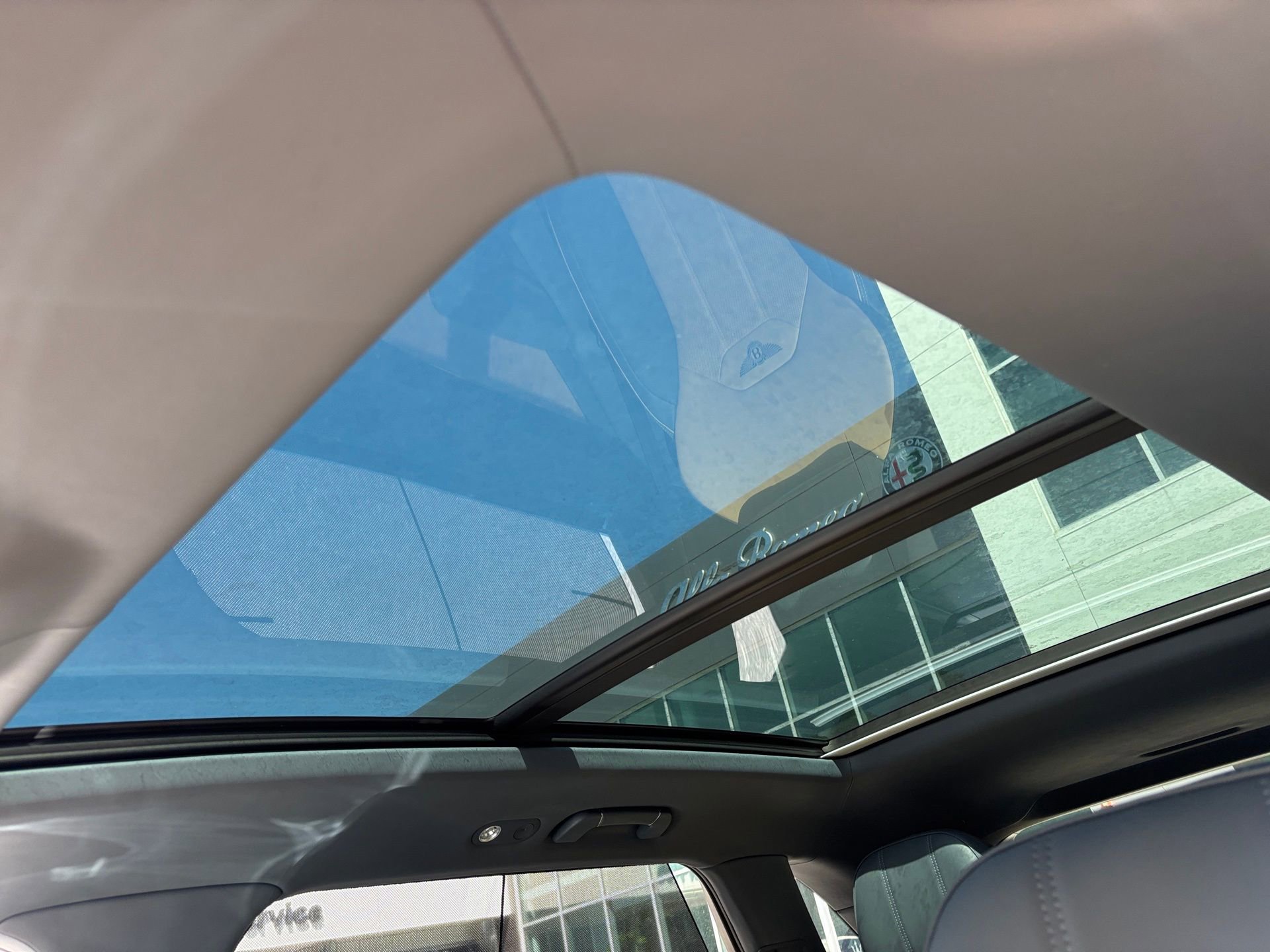 New 2025 Bentley Bentayga Extended Wheelbase image 16