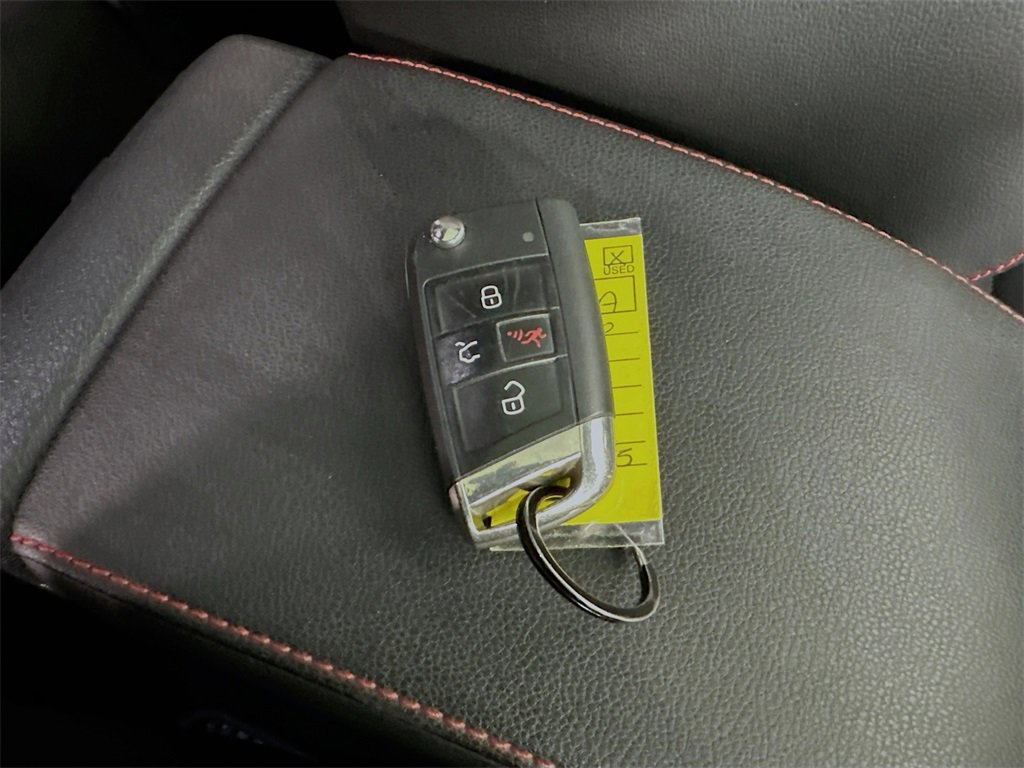 Used 2016 Volkswagen GTI SE w/ Lighting Package (SEL) image 40