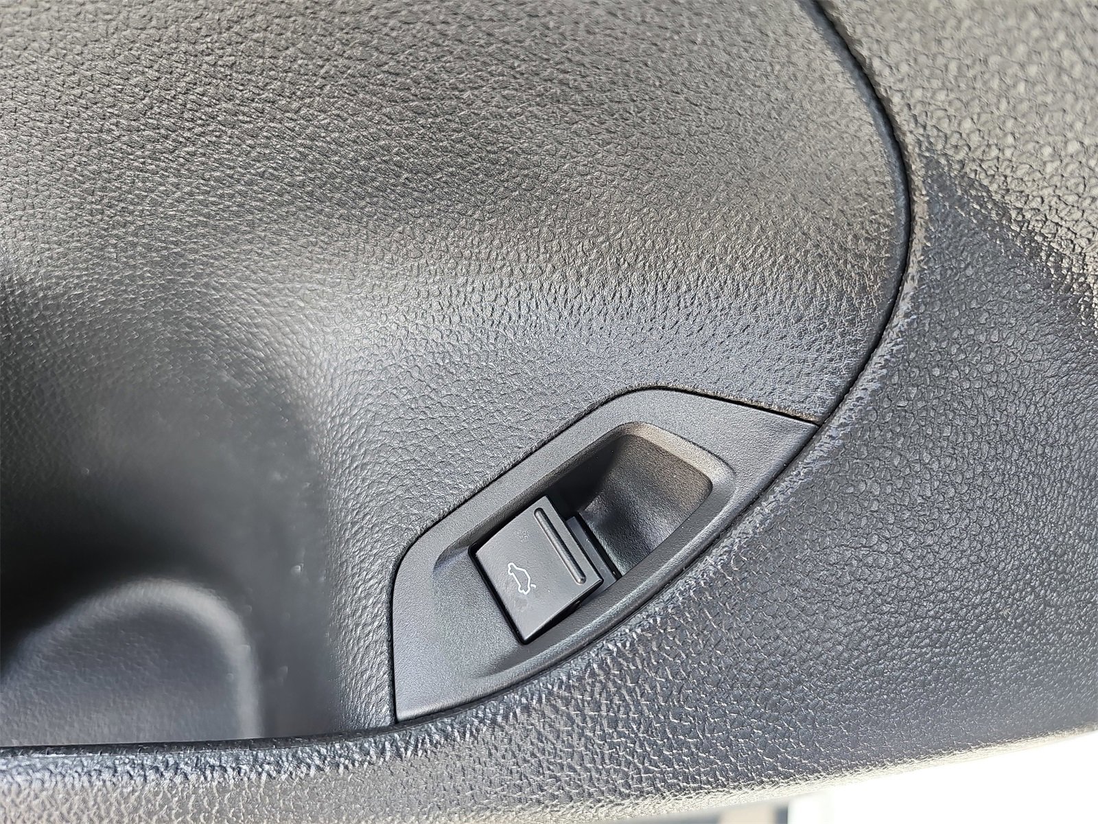 Used 2021 Volkswagen Passat 2.0T R-Line image 27