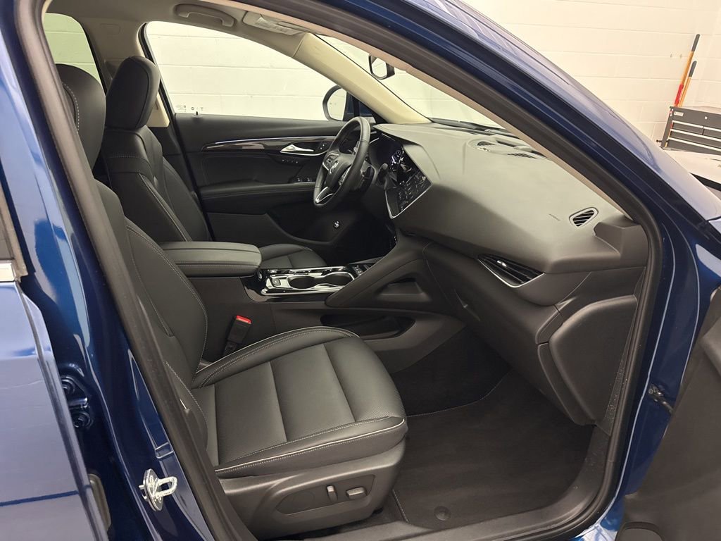 Used 2023 Buick Envision Essence image 43