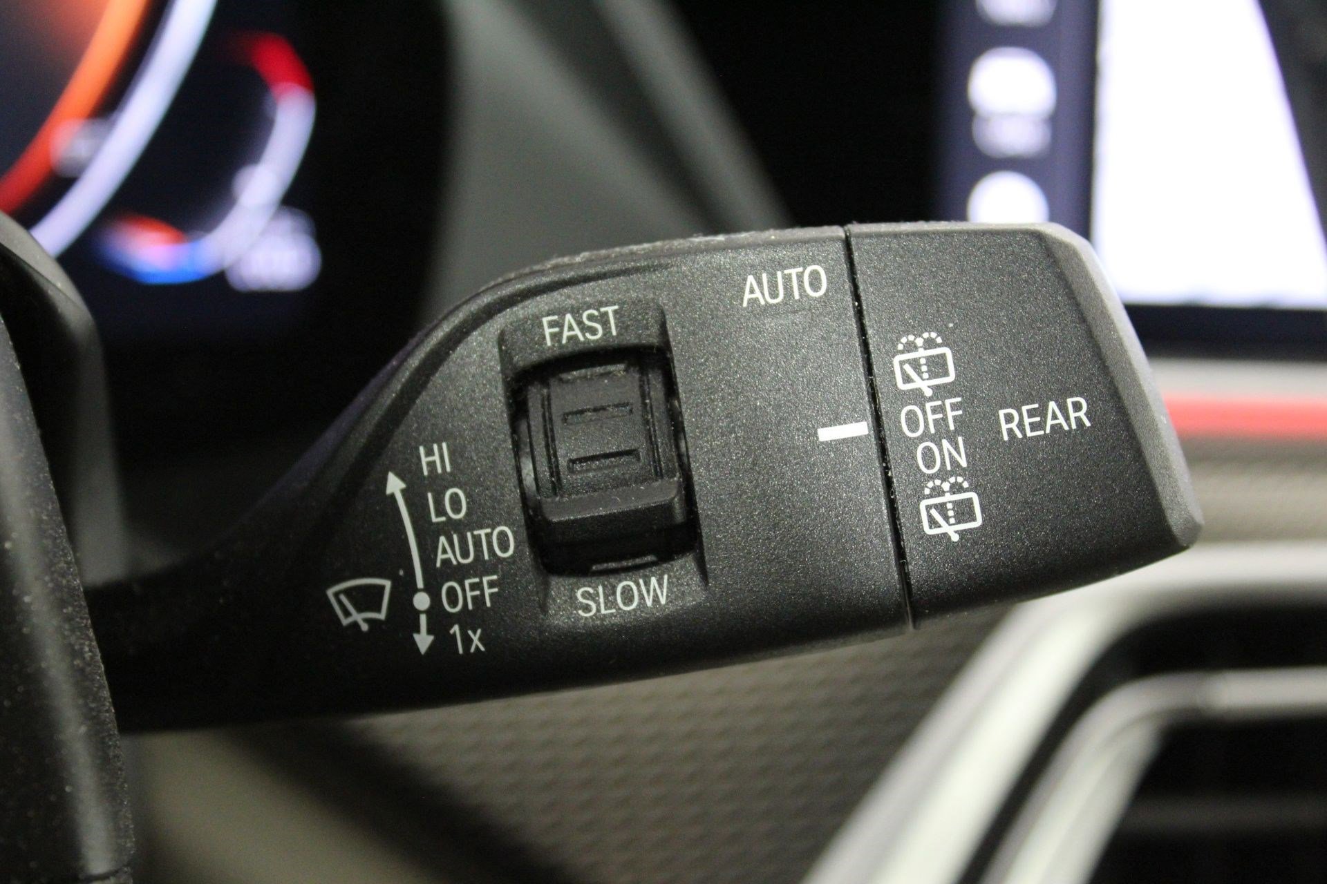 Used 2026 BMW X5 sDrive40i w/ M Sport Package RWD image 30