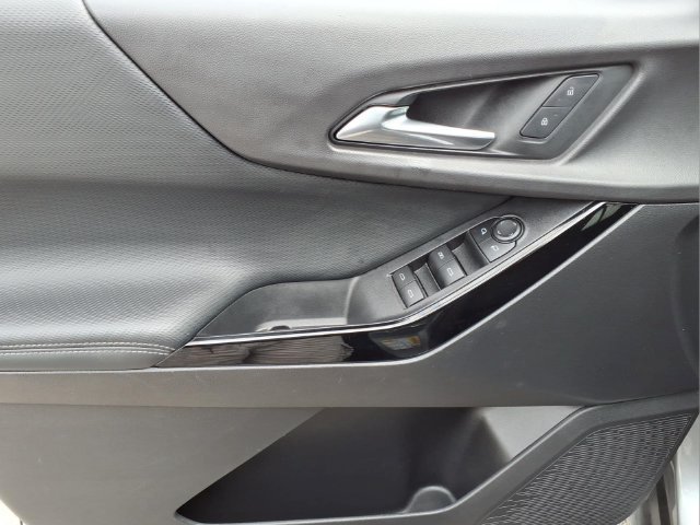 Used 2025 Chevrolet Equinox LT FWD image 9
