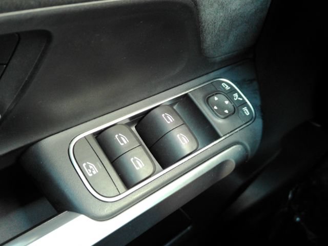 Used 2023 Mercedes-Benz EQB 300 4MATIC image 37