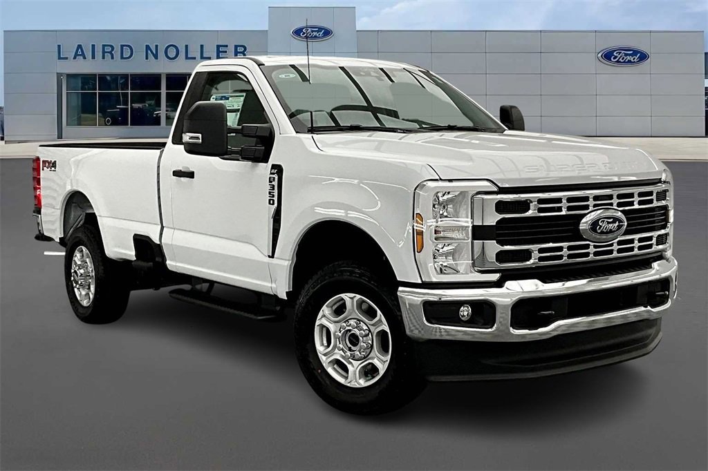 New 2026 Ford F350 XLT w/ FX4 Off-Road Package image 2