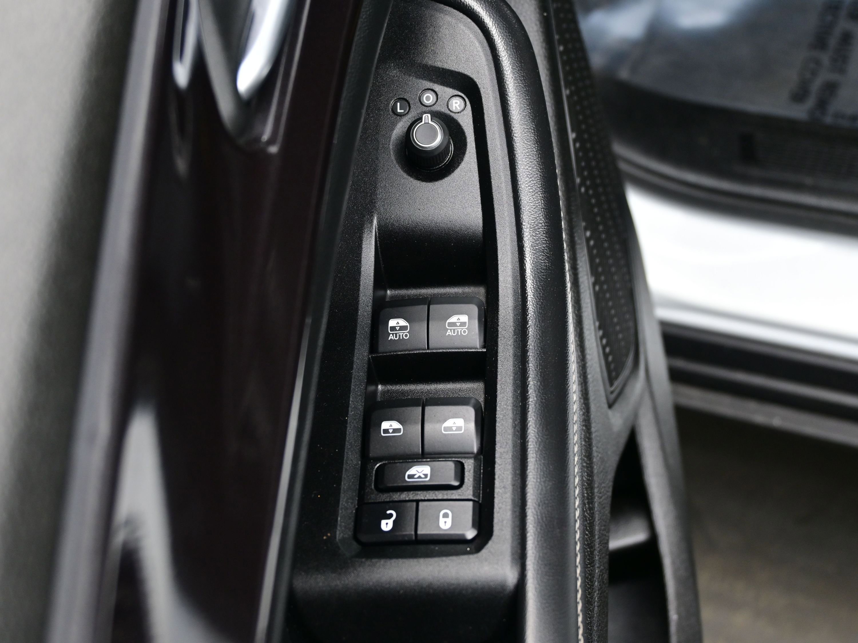 Used 2023 Jeep Grand Cherokee L Laredo image 10