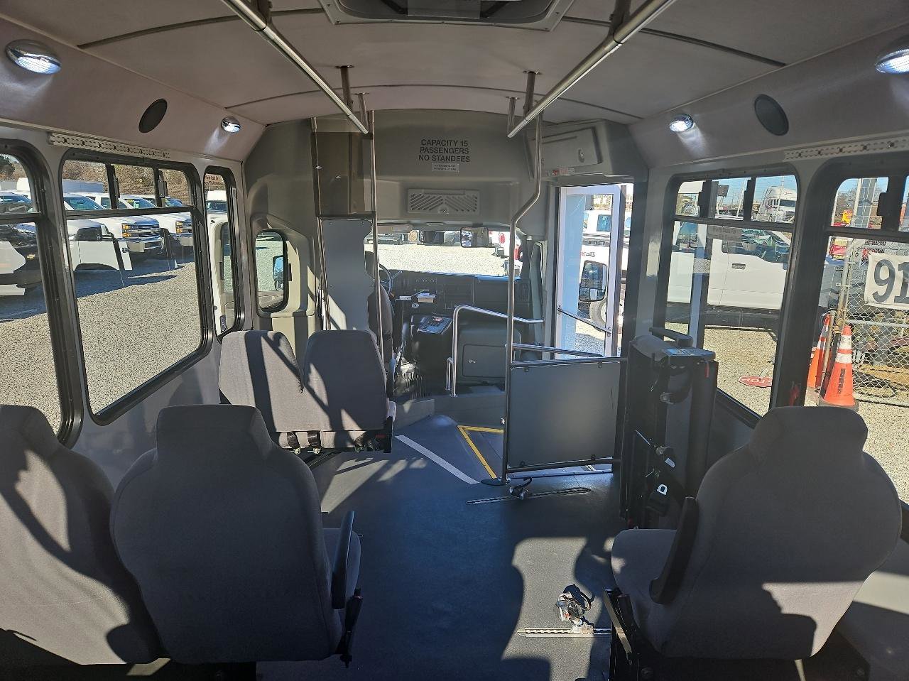 Used 2015 Chevrolet Express 4500 w/ Shuttle Bus Package RWD image 28