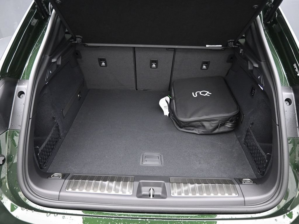 Certified 2025 Porsche Macan Electric RWD image 20