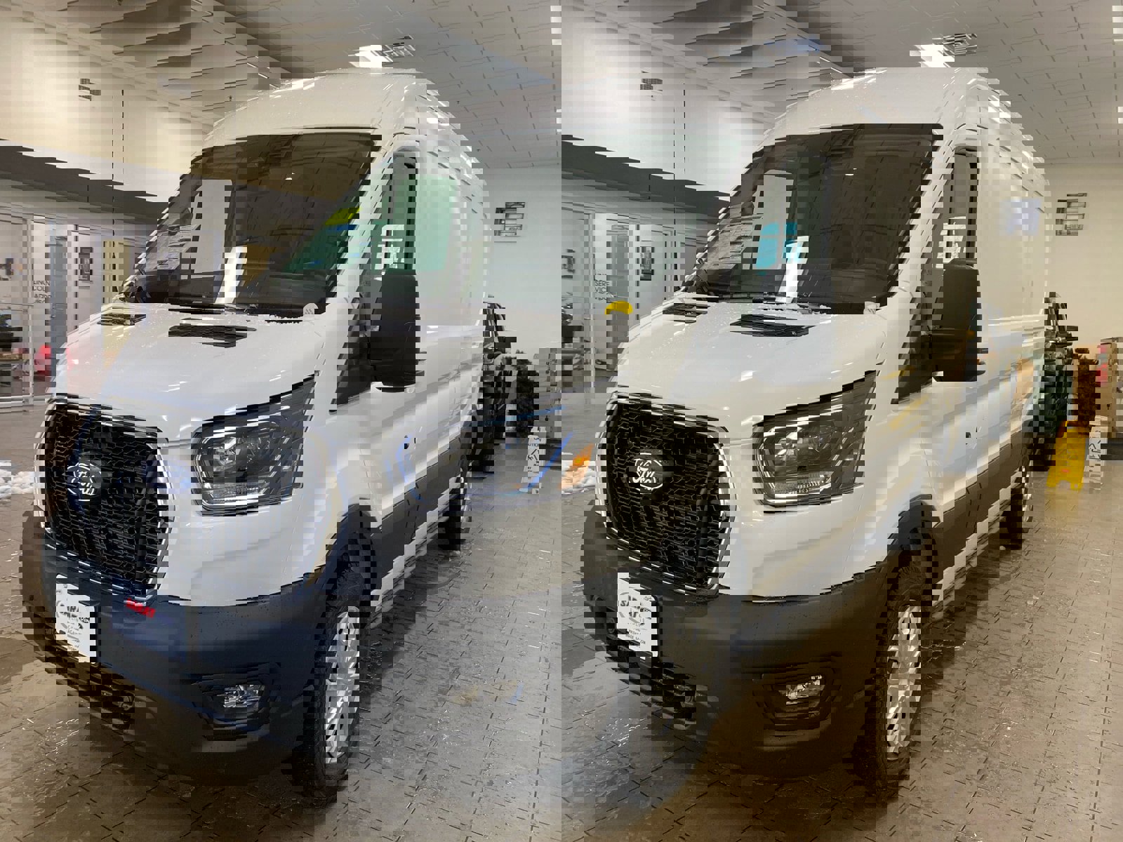 New 2026 Ford Transit 250 MR 148 WB w/ Exterior Upgrade Package image 4