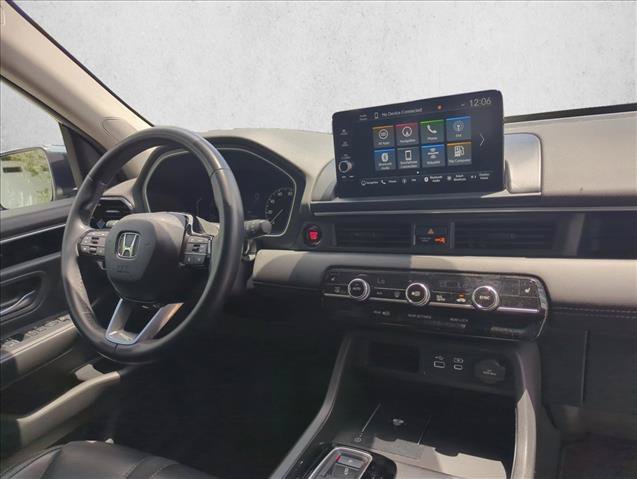 Used 2025 Honda Pilot Touring image 25
