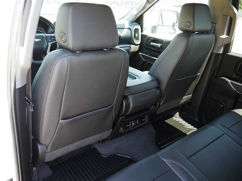 Used 2022 Chevrolet Silverado 3500 LTZ AWD/4WD image 15