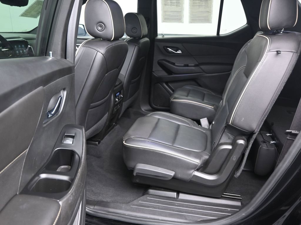 Used 2023 Chevrolet Traverse Premier w/ Redline Edition image 16