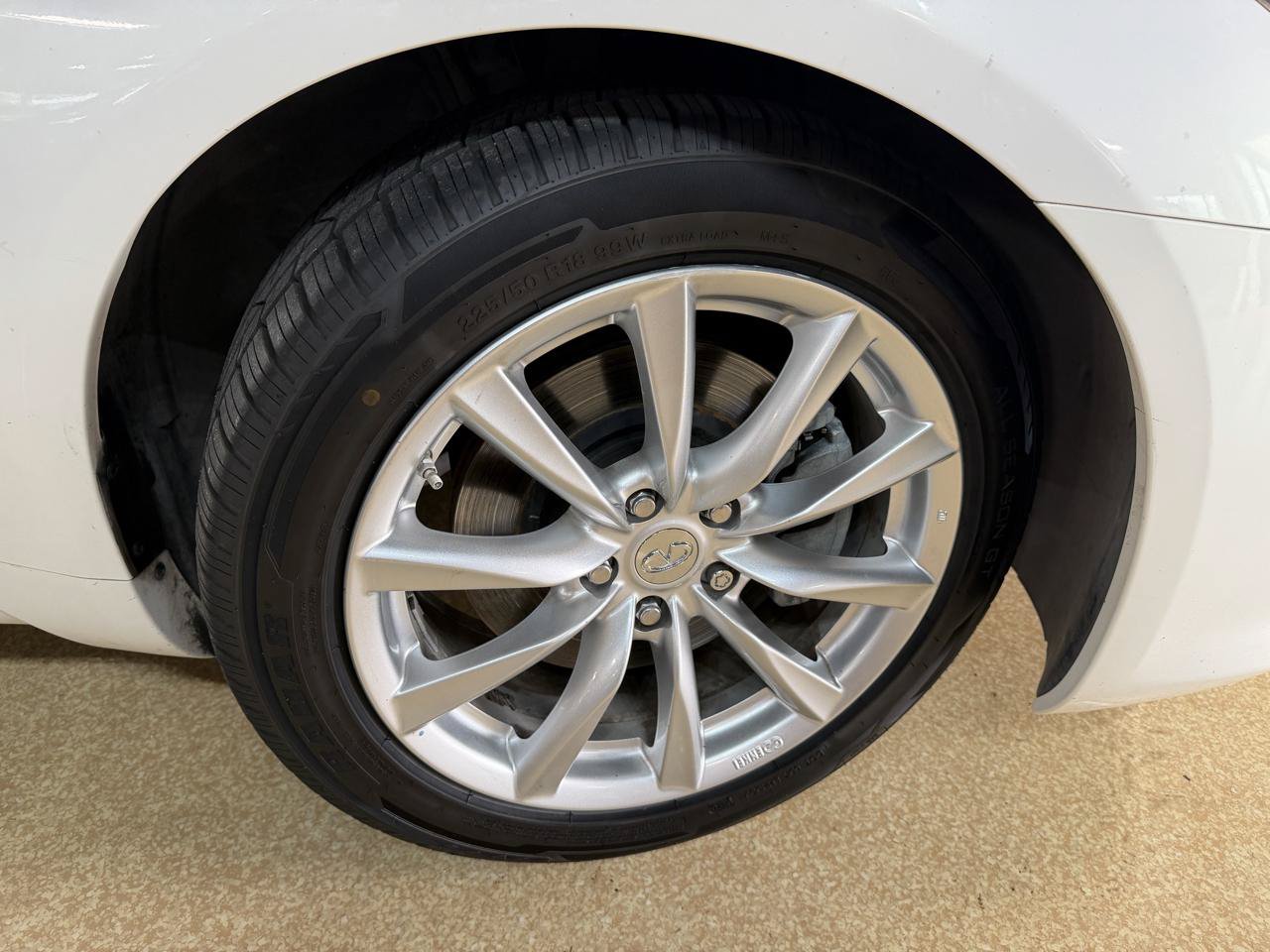 Used 2014 INFINITI Q60 Convertible w/ Premium Package RWD image 55