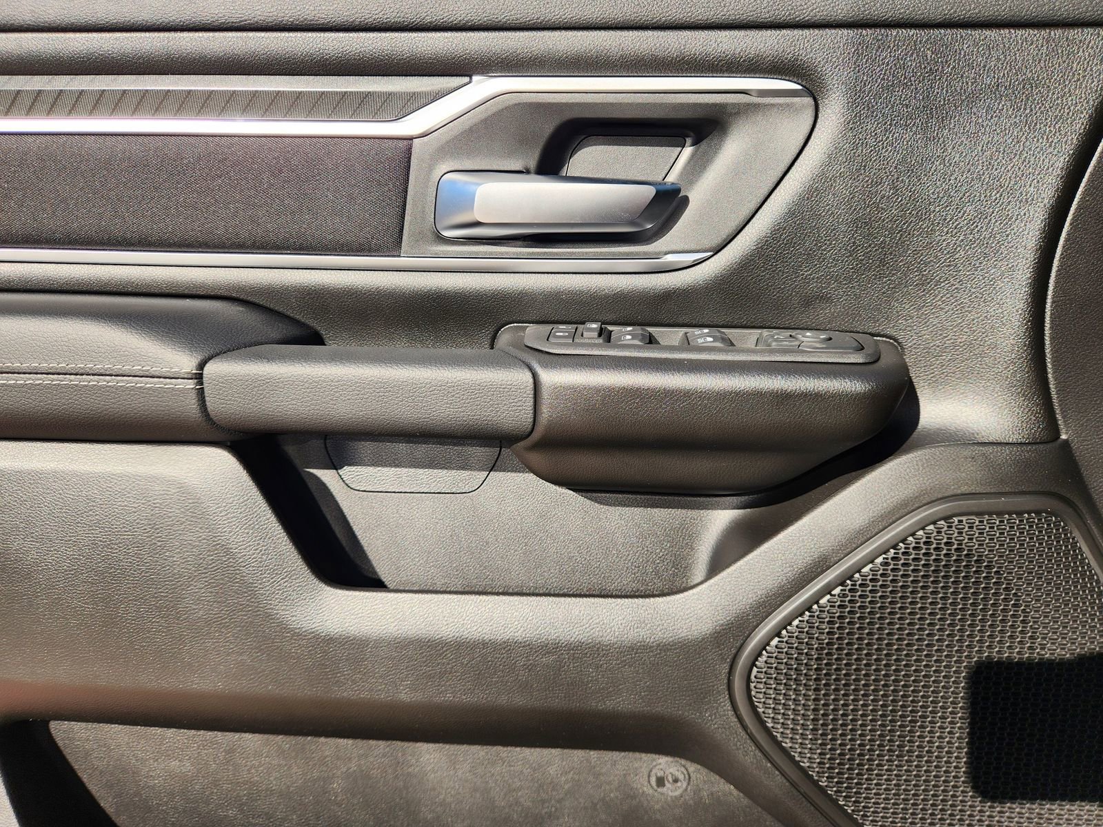 New 2026 RAM 1500 4x4 Crew Cab image 19