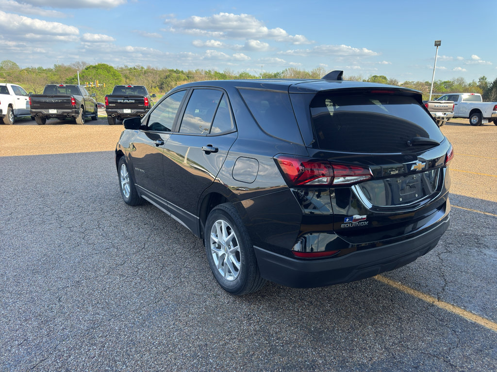 Used 2022 Chevrolet Equinox LS w/ LS Convenience Package image 5