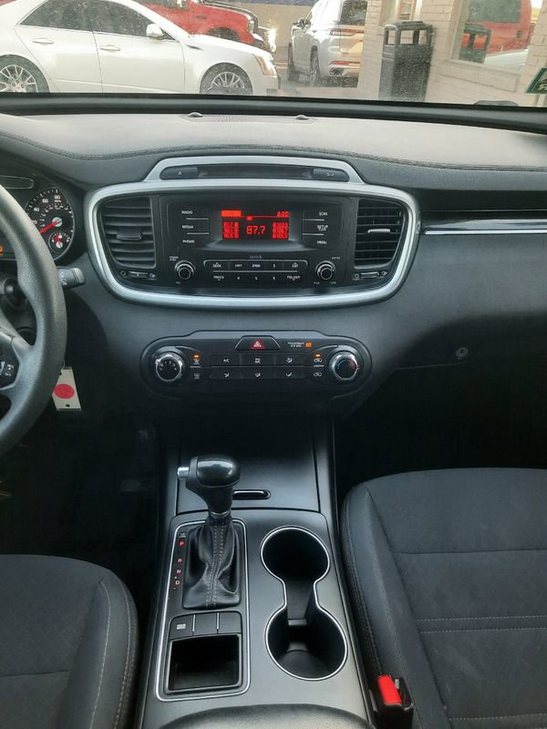 Used 2016 Kia Sorento L FWD image 11