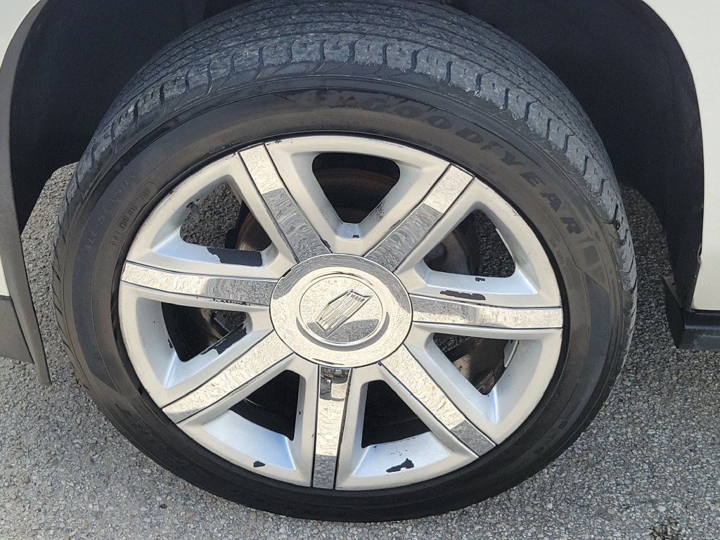 Used 2016 Cadillac Escalade Premium RWD image 5