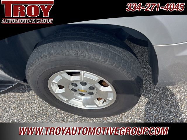 Used 2013 Chevrolet Suburban LT w/ Luxury Package image 14