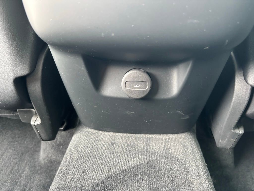 Certified 2023 Volvo XC60 B5 Core w/ Climate Package image 21