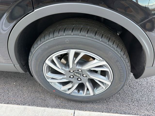 New 2026 Lincoln Corsair Premiere image 6