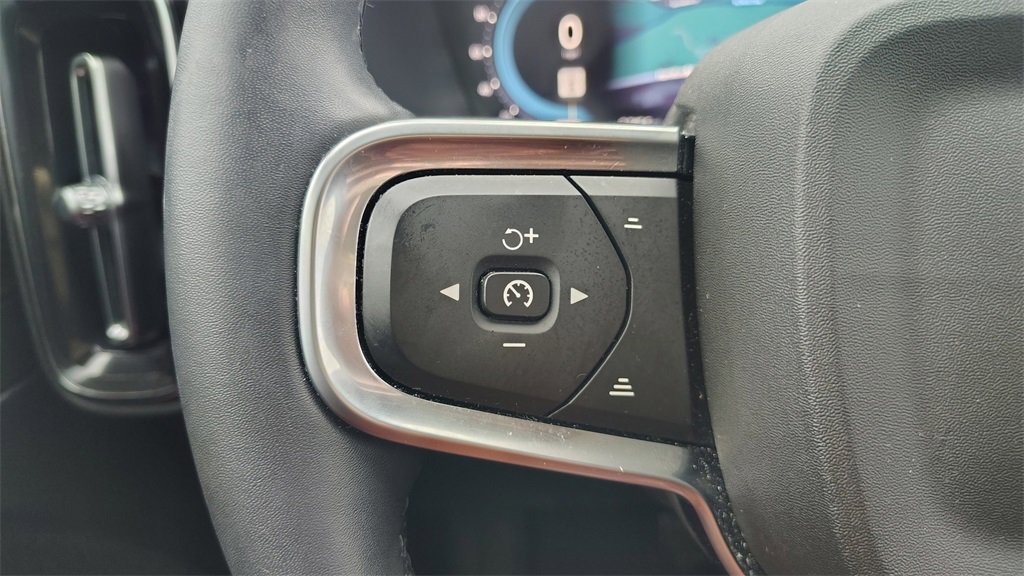 Used 2024 Volvo XC40 B5 Plus w/ Protection Package Premier image 16