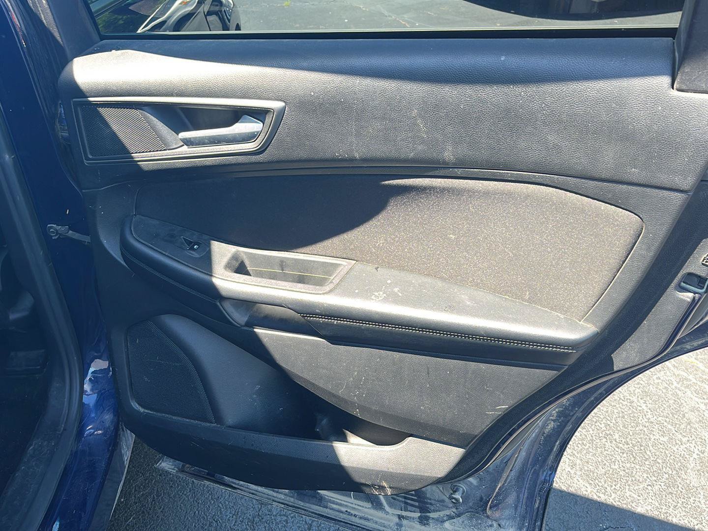 Used 2016 Ford Edge SE FWD image 24