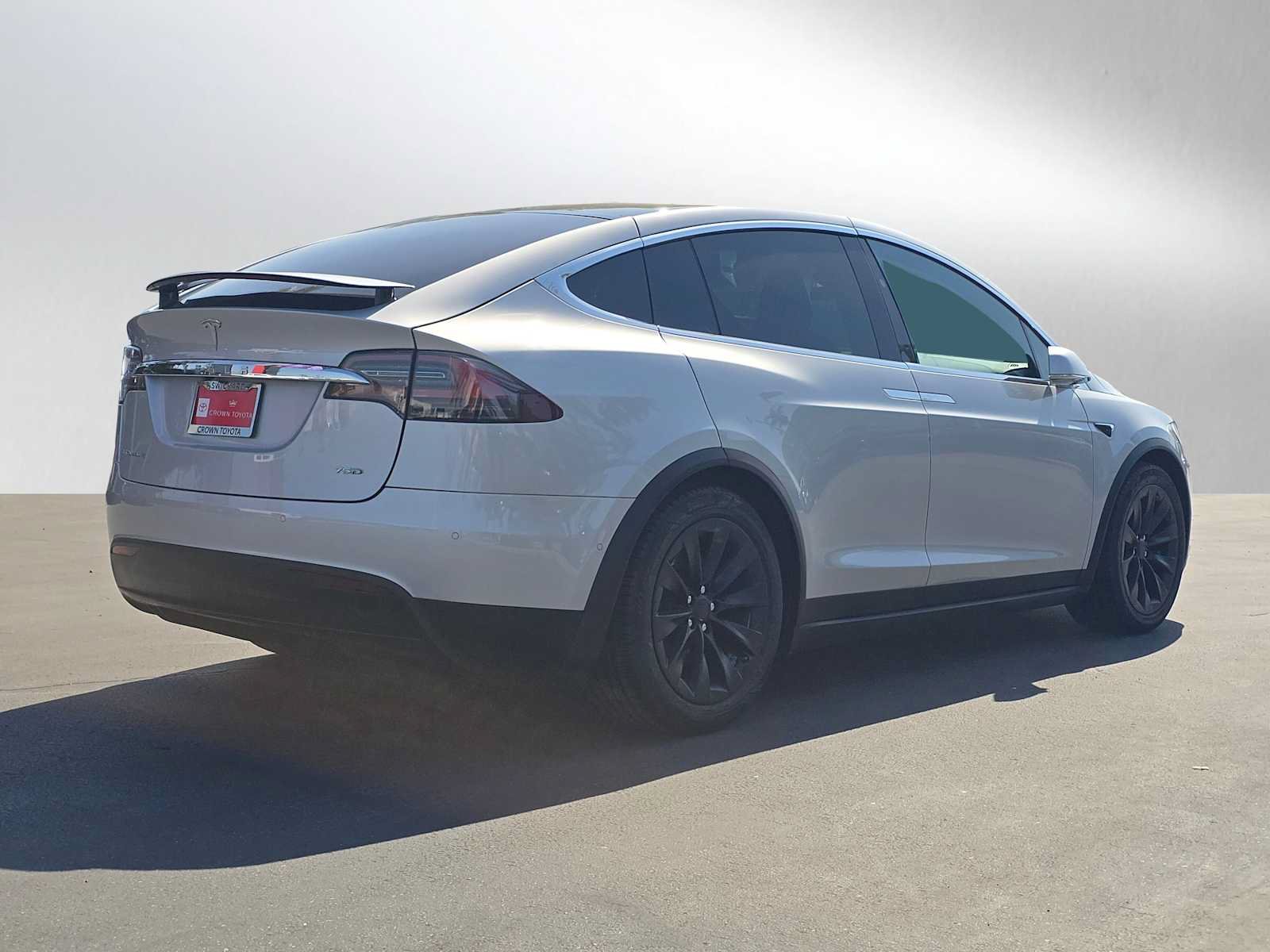 Used 2018 Tesla Model X 100D AWD/4WD image 3